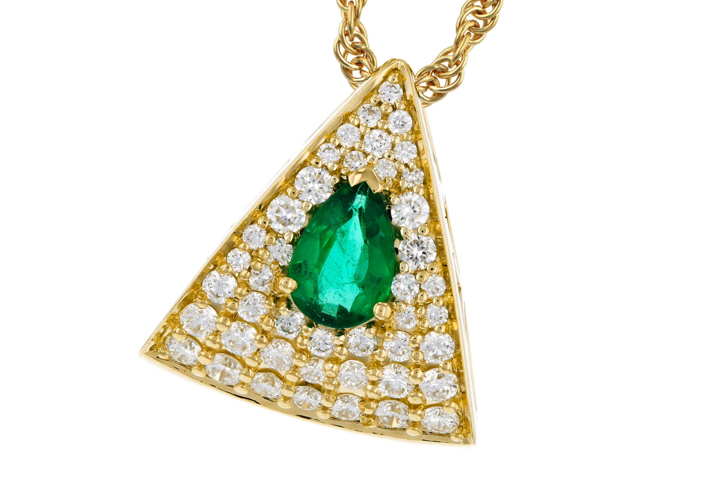 C293-65975: NECKLACE .26 EMERALD .60 TGW (6x4MM EM)