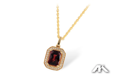 D205-47811: NECK 1.93 GARNET 2.04 TGW