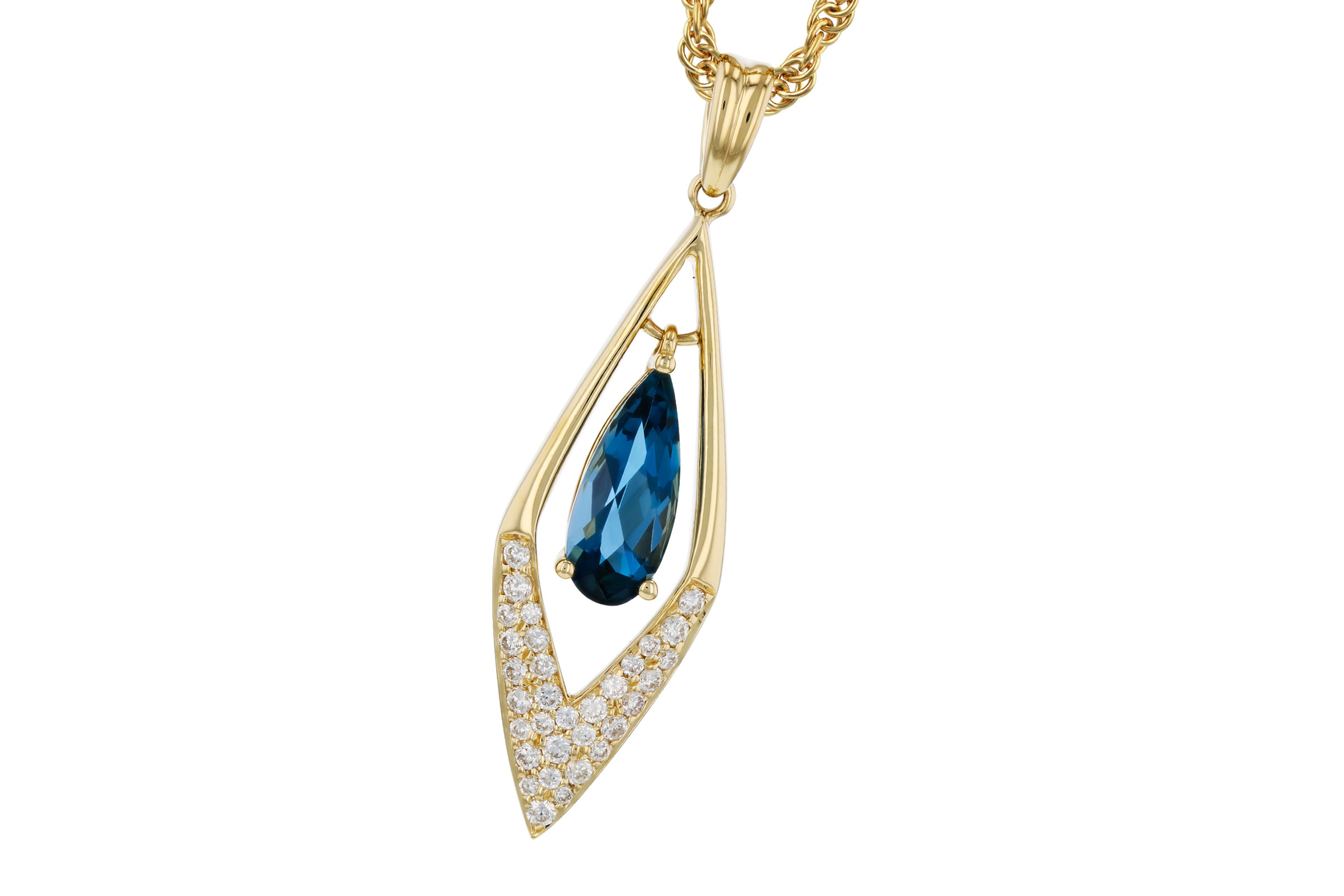 D293-65938: NECK .85 LONDON BLUE TOPAZ 1.02 TGW (10x4MM LBT)