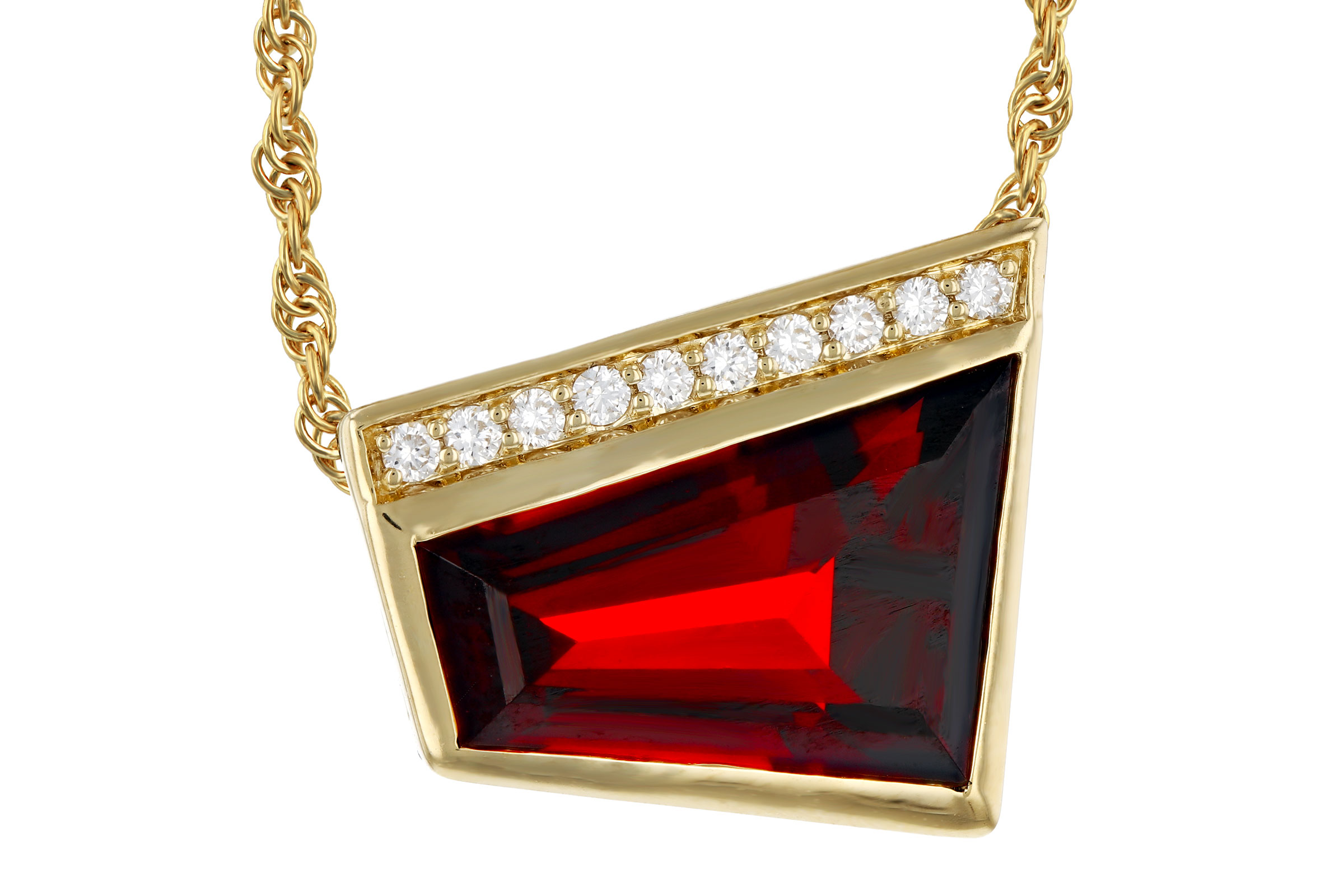 L293-65965: NECKLACE 3.92 GARNET 4.00 TGW